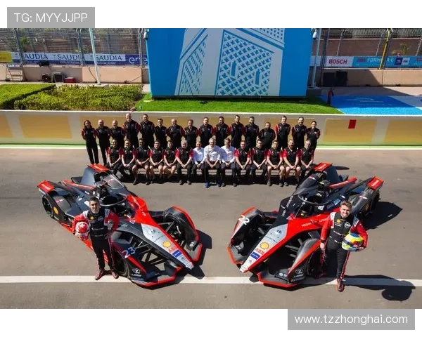 武汉羽毛球队在洲际杯积分榜上以70分稳居第一名展现强劲实力